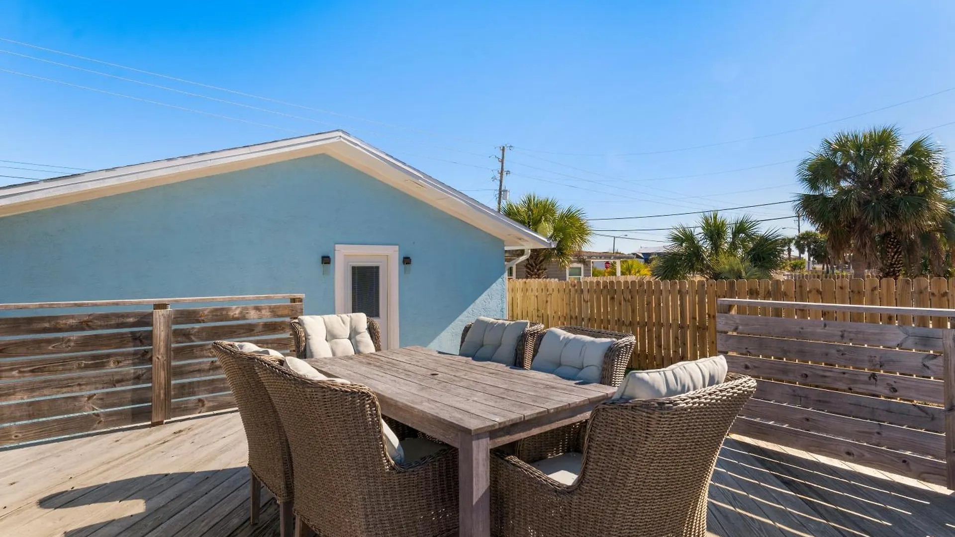 Charming Beach House! Just Steps From The Beach! Sleeps 8! By Dolce Vita Getaways Panama City Beach Nyaraló