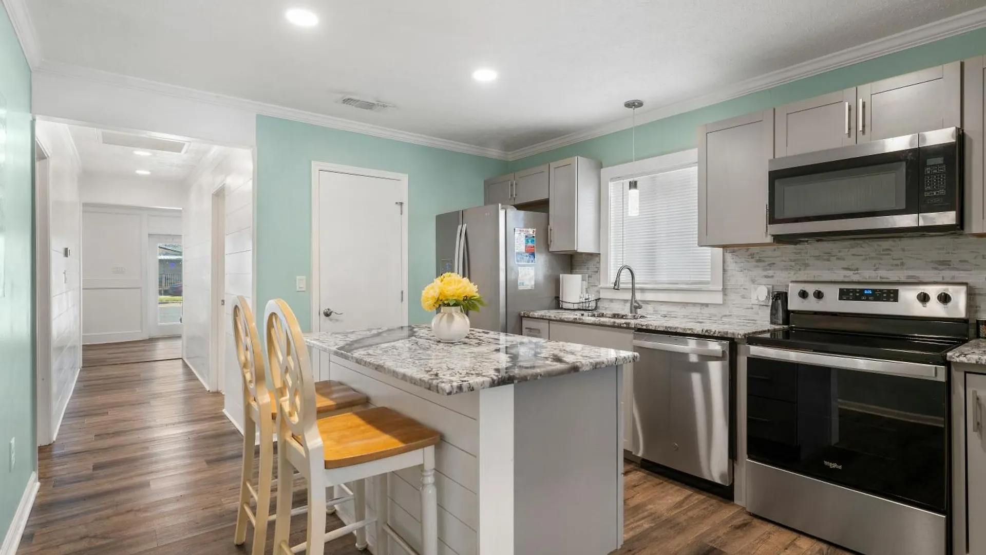 Charming Beach House! Just Steps From The Beach! Sleeps 8! By Dolce Vita Getaways Panama City Beach 0*,